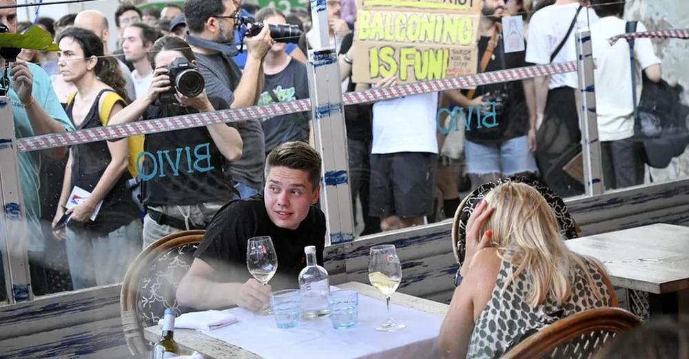 “Luftë” me turistët, Barcelona synon të ndalojë shtëpitë me qira “Luftë” me turistët, Barcelona synon të ndalojë shtëpitë me qira