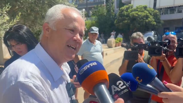 Omonia akuzon drejtuesit e opozitës, pas braktisjes së Petro Gjikurisë: Tradhëtarë lindët, tradhtarë jeni e tradhtarë do vdisni Omonia akuzon drejtuesit e opozitës, pas braktisjes së Petro Gjikurisë: Tradhëtarë lindët, tradhtarë jeni e tradhtarë do vdisni