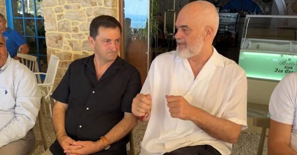 “Një pronë kam trashëguar unë, studion e tim eti”! Rama mbështet kandidatin e Himarës: Ata më parë kanë shfrytëzuar pushtetin për t’ju marrë pronat “Një pronë kam trashëguar unë, studion e tim eti”! Rama mbështet kandidatin e Himarës: Ata më parë kanë shfrytëzuar pushtetin për t’ju marrë pronat