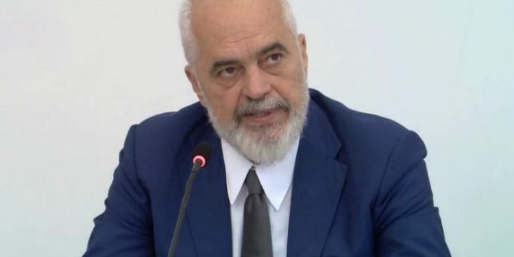 Akuzat e PD për pronat në Vuno, kryeministri Rama nxjerr hartat e pronës së nënës: Historia e një prone të parë nga dy botë të ndryshme Akuzat e PD për pronat në Vuno, kryeministri Rama nxjerr hartat e pronës së nënës: Historia e një prone të parë nga dy botë të ndryshme