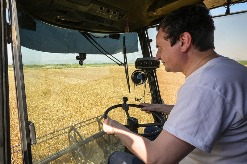 Albin Kurti nuk është rojtar kanalesh, por roje i Kosovës Albin Kurti nuk është rojtar kanalesh, por roje i Kosovës