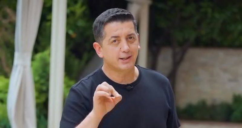 “Shqiptarët e Shqipërisë janë xhelozë për ne të Kosovës”, habit aktori klloun: Ata s’kanë si Xherdan Shaqiri, Rita Ora apo Dua Lipa “Shqiptarët e Shqipërisë janë xhelozë për ne të Kosovës”, habit aktori klloun: Ata s’kanë si Xherdan Shaqiri, Rita Ora apo Dua Lipa