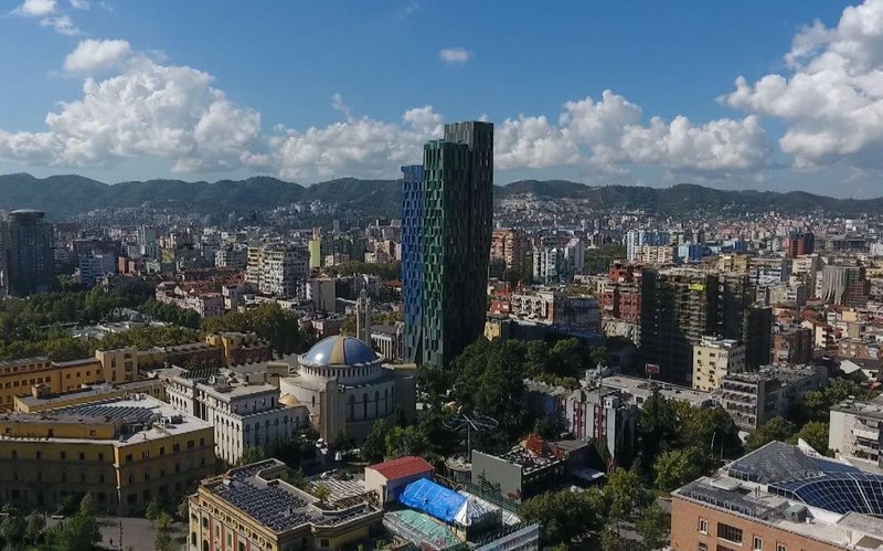 Kush po blen prona në Shqipëri? Shitjet kapin vlerën e 350 mln euro në 3 muaj Kush po blen prona në Shqipëri? Shitjet kapin vlerën e 350 mln euro në 3 muaj