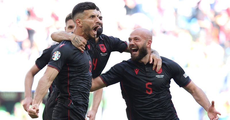 “Realizova ëndrrën time, është rradha e të tjerëve”! Gjasula u hap rrugën të rinjve: Ende dridhem nga emocionet, tani jam tifoz “Realizova ëndrrën time, është rradha e të tjerëve”! Gjasula u hap rrugën të rinjve: Ende dridhem nga emocionet, tani jam tifoz