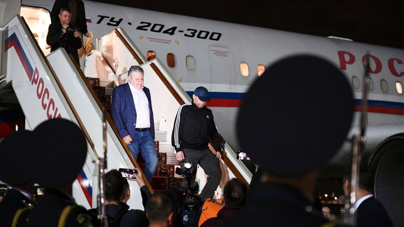 Lirimi i “vrasësit të preferuar të Putinit” nga drejtësia gjermane shkakton polemika në Gjermani Lirimi i “vrasësit të preferuar të Putinit” nga drejtësia gjermane shkakton polemika në Gjermani