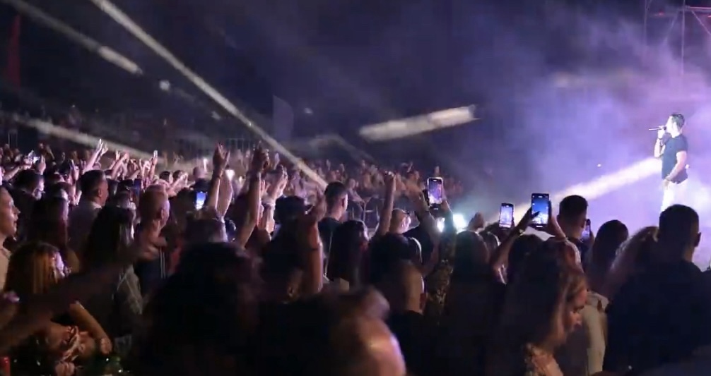 Konstantinos Argiros sjell “Athina Mou” sërish në Tiranë Konstantinos Argiros sjell “Athina Mou” sërish në Tiranë