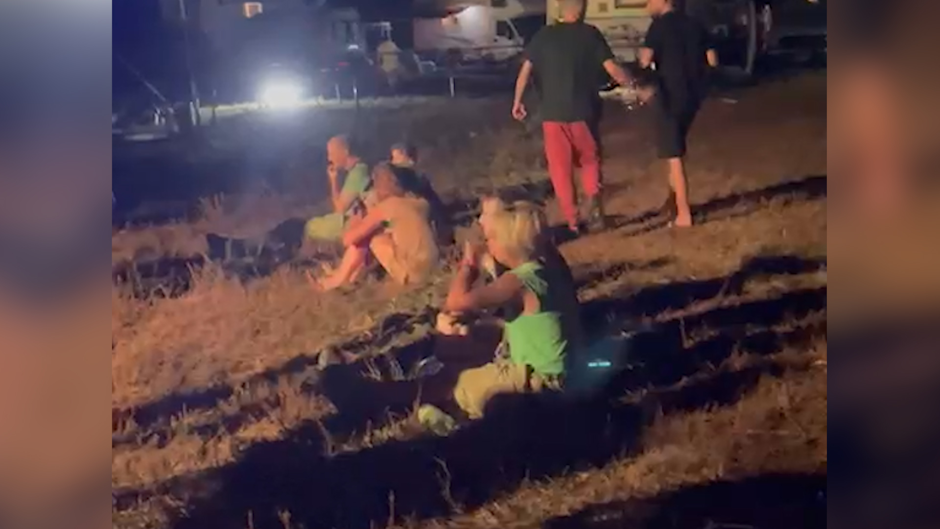 VIDEO/ Festa të shfrenuara me drogë e alkool, qindra të rinj nga gjithë bota mblidhen në plazhin e Delisufit në Vlorë! Pinë kokainë të pashqetësuar VIDEO/ Festa të shfrenuara me drogë e alkool, qindra të rinj nga gjithë bota mblidhen në plazhin e Delisufit në Vlorë! Pinë kokainë të pashqetësuar
