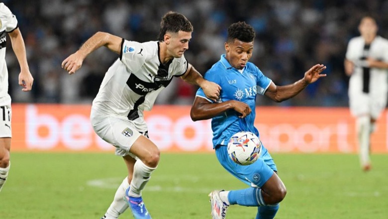 VIDEO/ Dramë për futbollistin e Napolit, i vendosin pistoletën në kokë dhe e grabisin pas fitores kundër Parmës VIDEO/ Dramë për futbollistin e Napolit, i vendosin pistoletën në kokë dhe e grabisin pas fitores kundër Parmës