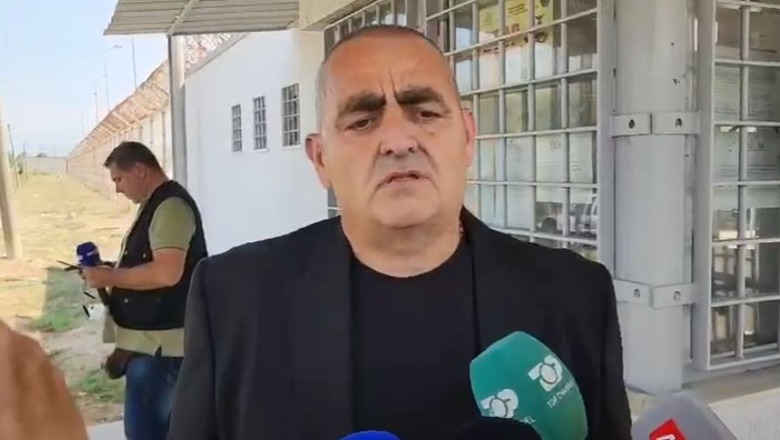 Fredi Beleri tregon shokët që bëri në burg dhe një falederim për Ramën: Zura miqësi me Kokën, Gjicin, Bllakon, ja debatet e socialistëve dhe çfarë thoshin për arrestimet Fredi Beleri tregon shokët që bëri në burg dhe një falederim për Ramën: Zura miqësi me Kokën, Gjicin, Bllakon, ja debatet e socialistëve dhe çfarë thoshin për arrestimet