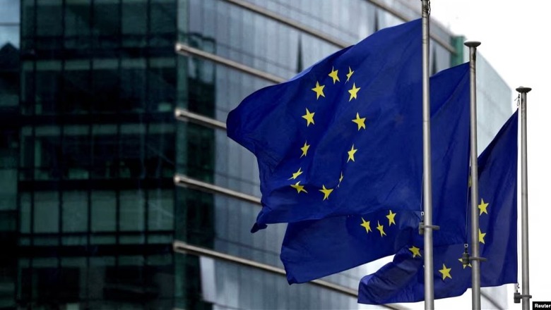 Politikat e Binit në Kosovë e bëjnë Vuçiçin faktor pozitiv: Thirrjet e tij për riintegrimin e serbëve në Kosovë , BE: E mirëpresim gatishmërinë e shprehur nga presidenti Politikat e Binit në Kosovë e bëjnë Vuçiçin faktor pozitiv: Thirrjet e tij për riintegrimin e serbëve në Kosovë , BE: E mirëpresim gatishmërinë e shprehur nga presidenti