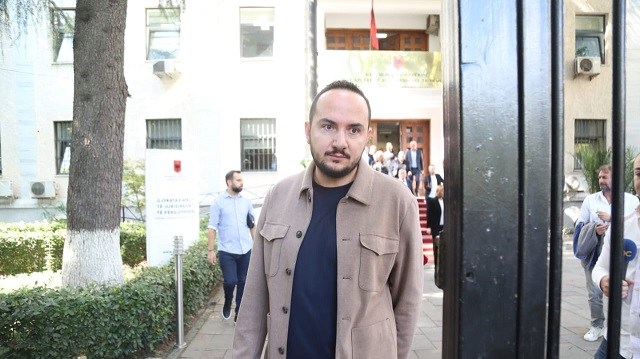 “Ty të kam lënë Zotin”! Ilirjan Blloshmi: Ti nuk jetove ta shikoje, por ai që donte të të rrënonte jetën u dënua “Ty të kam lënë Zotin”! Ilirjan Blloshmi: Ti nuk jetove ta shikoje, por ai që donte të të rrënonte jetën u dënua