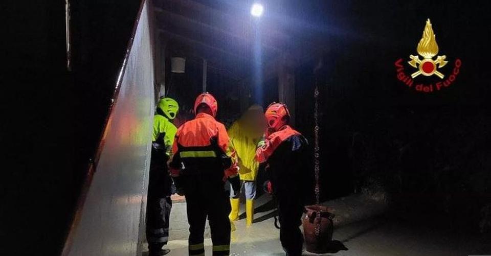 Italia përfshihet nga stuhia me shira të rrëmbyeshëm erëra të forta, qindra të evakuuar në Bolonja Italia përfshihet nga stuhia me shira të rrëmbyeshëm erëra të forta, qindra të evakuuar në Bolonja