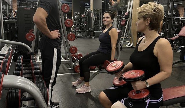 Demokratët “ziejnë” për burgimin e Salianjit! Moni pregatitje për te burgu i grave, publikon foto nga palestra: Jam më e fortë se dy javë më parë Demokratët “ziejnë” për burgimin e Salianjit! Moni pregatitje për te burgu i grave, publikon foto nga palestra: Jam më e fortë se dy javë më parë