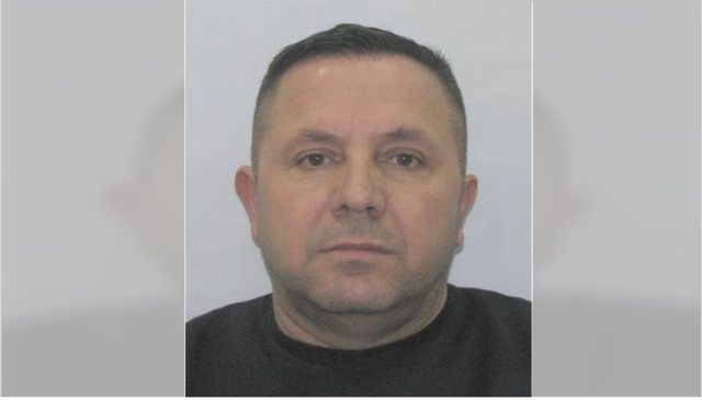 Zbulohet vendi ku Talo Çela groposi paratë e grabitura në “Rinas” dhe pagesat e vrasjeve Zbulohet vendi ku Talo Çela groposi paratë e grabitura në “Rinas” dhe pagesat e vrasjeve