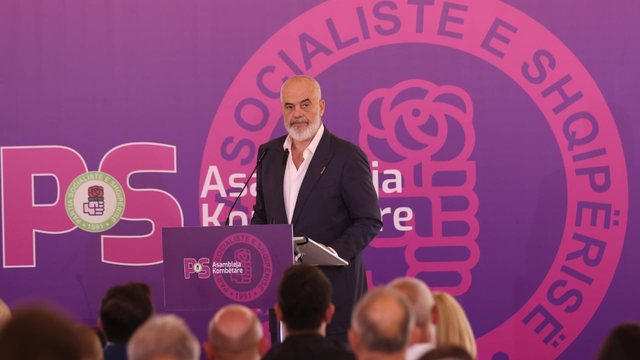 Pse Rama futi veten dhe “senatorët” e PS në listën jo të sigurt të kandidatëve…në listat të hapura? Pse Rama futi veten dhe “senatorët” e PS në listën jo të sigurt të kandidatëve…në listat të hapura?