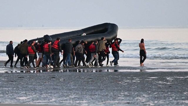 Zbardhet skema: Zbritje çmimi për gratë dhe paketa “VIP”! Ja si promovohej udhëtimi i paligjshëm për emigrantët Zbardhet skema: Zbritje çmimi për gratë dhe paketa “VIP”! Ja si promovohej udhëtimi i paligjshëm për emigrantët