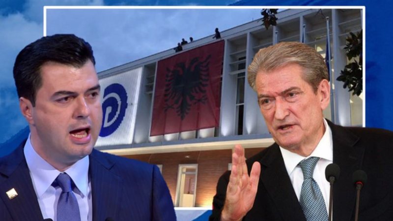 Basha i përgjigjet sulmeve të Berishës: Për hallin e tij ka marrë peng PD dhe po minon opozitën duke i shërbyer Ramës Basha i përgjigjet sulmeve të Berishës: Për hallin e tij ka marrë peng PD dhe po minon opozitën duke i shërbyer Ramës