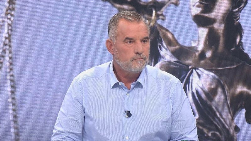 Një herë kandidoi për Berishën, e një herë për Metën tani… për Ramën?! Shemsi Prençi hedh kandidaturën për postin e DPP-së Një herë kandidoi për Berishën, e një herë për Metën tani… për Ramën?! Shemsi Prençi hedh kandidaturën për postin e DPP-së