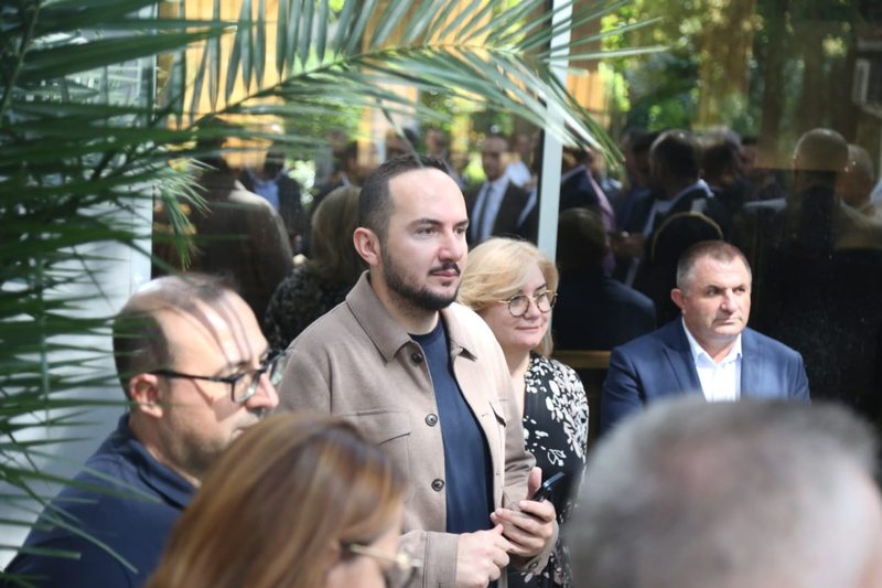 VIDEO/ Dosja “Babale”, dënohet me një vit burg Ervin Salianji! Deputetin nuk e mbajnë këmbët VIDEO/ Dosja “Babale”, dënohet me një vit burg Ervin Salianji! Deputetin nuk e mbajnë këmbët