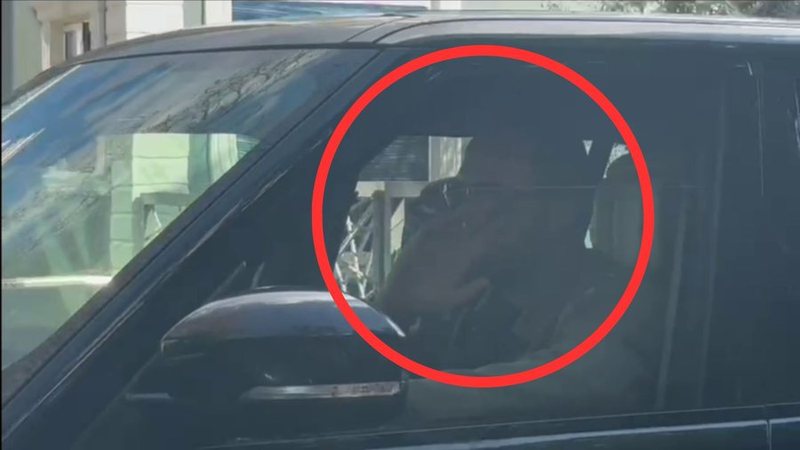 VIDEO Skandali/ Në pritje të burgosjes, Salianji “shëtit” me “Range Rover” përballë Drejtorisë së Policisë së Tiranës VIDEO Skandali/ Në pritje të burgosjes, Salianji “shëtit” me “Range Rover” përballë Drejtorisë së Policisë së Tiranës