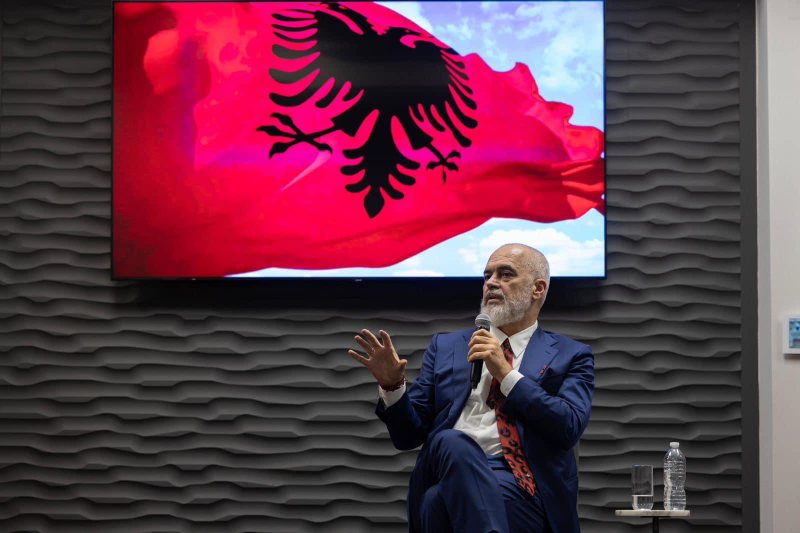 Rama ndan pamjet nga Nju-Jork: Vizitë krenarie për Shqipërinë Rama ndan pamjet nga Nju-Jork: Vizitë krenarie për Shqipërinë