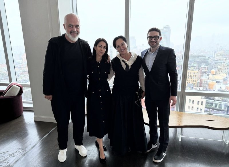 Miliarderi Alex Soros publikon foto me Ramën dhe Lindën: E mrekullueshme që takohemi sërish! Miliarderi Alex Soros publikon foto me Ramën dhe Lindën: E mrekullueshme që takohemi sërish!