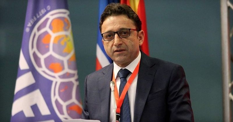 Po largohej nga restoranti, dhunohet kreu i Federatës së Futbollit të Maqedonisë Po largohej nga restoranti, dhunohet kreu i Federatës së Futbollit të Maqedonisë