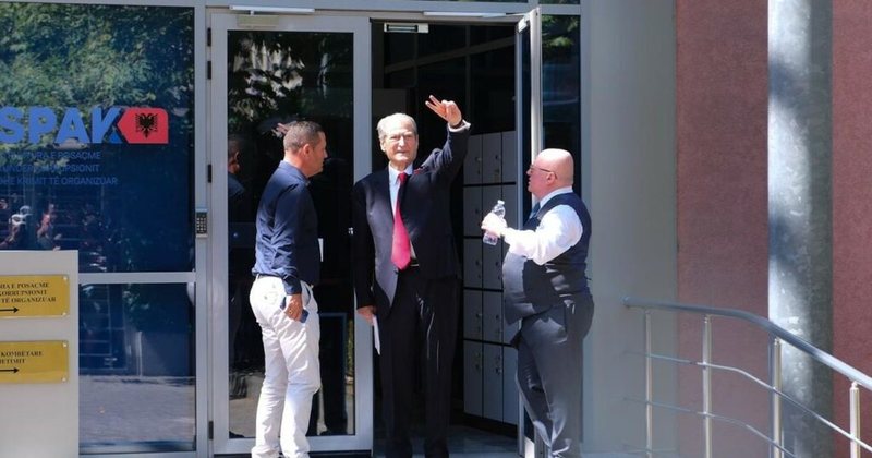 Komunikimi për mbylljen e hetimeve, Berisha nuk do të paraqitet në SPAK Komunikimi për mbylljen e hetimeve, Berisha nuk do të paraqitet në SPAK