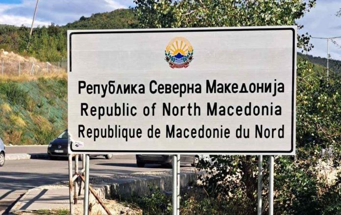 Taravarët, “VLEN”, bashkë me Binin e Kosovës japin “kontributin” e parë për kombin shqiptarë! Shqipja drejtë ndalimit! Hiqen nga tabelat orientuese në të gjithë MV gjuha shqipe Taravarët, “VLEN”, bashkë me Binin e Kosovës japin “kontributin” e parë për kombin shqiptarë! Shqipja drejtë ndalimit! Hiqen nga tabelat orientuese në të gjithë MV gjuha shqipe