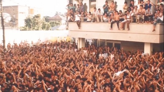 Angjelina Schwenk: Si mbijetova tmerrit në Korrik 1990 në Ambasadën Gjermane? Shtatzënë, pija urinë, gjysmë domate për 4 ditë, 1 gisht bukë Angjelina Schwenk: Si mbijetova tmerrit në Korrik 1990 në Ambasadën Gjermane? Shtatzënë, pija urinë, gjysmë domate për 4 ditë, 1 gisht bukë