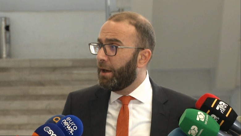 Mesazhe të manipuluara! Martinaj 100 mijë € Bardhit? SPAK i dyshimtë nuk ka as telefonin e Martinajt dhe as të shokut të tij! Si i verifikoi… me telefonin e Bardhit që nuk ka asnjë bisedë me ta?! Mesazhe të manipuluara! Martinaj 100 mijë € Bardhit? SPAK i dyshimtë nuk ka as telefonin e Martinajt dhe as të shokut të tij! Si i verifikoi… me telefonin e Bardhit që nuk ka asnjë bisedë me ta?!