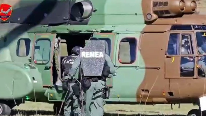 Bizë Martanesh: RENEA dhe Regjimenti i Helikopterëve Farkë stërvitje të përbashkët! Rritje e aftësive profesionale dhe e performancës së trupave operacionale Bizë Martanesh: RENEA dhe Regjimenti i Helikopterëve Farkë stërvitje të përbashkët! Rritje e aftësive profesionale dhe e performancës së trupave operacionale