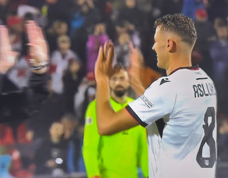 Sot të gjithë do flasin për Kristjan Asllanin por nesër nëse marrim një tjetër humbje, do të vendoset në tabelë qitje…mentaliteti ynë shqiptarë Sot të gjithë do flasin për Kristjan Asllanin por nesër nëse marrim një tjetër humbje, do të vendoset në tabelë qitje…mentaliteti ynë shqiptarë