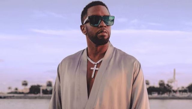 Skandali s*ksual që tronditi botën, reperi përballet me 120 akuza të tjera Skandali s*ksual që tronditi botën, reperi përballet me 120 akuza të tjera