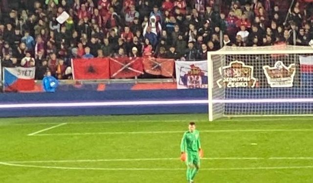 Reagon FSHF: “Dënojmë me forcë çdo formë të racizmit dhe fyerjeje ndaj simboleve kombëtare dhe do të protestojmë në UEFA” Reagon FSHF: “Dënojmë me forcë çdo formë të racizmit dhe fyerjeje ndaj simboleve kombëtare dhe do të protestojmë në UEFA”