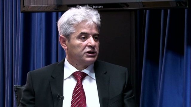 Ali Ahmeti letër Edi Ramës dhe liderëve botërorë: Po bëjnë gati heqjen e gjuhes shqipe Ali Ahmeti letër Edi Ramës dhe liderëve botërorë: Po bëjnë gati heqjen e gjuhes shqipe