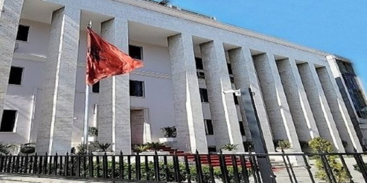 Pse duhet përshëndetur vendimi i Gjykatës së Lartë që rrëzoi GJKKO për drejtorët e bashkisë Pse duhet përshëndetur vendimi i Gjykatës së Lartë që rrëzoi GJKKO për drejtorët e bashkisë