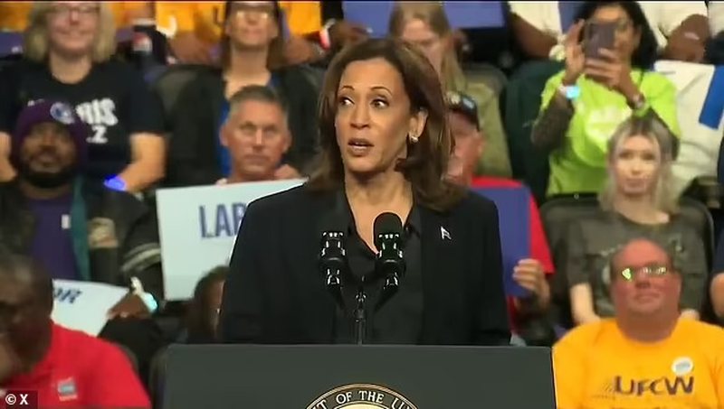 VIDEO/ Kur teknologjia dështon: Fjalimi robotik i Kamala Harris bën xhiron e rrjetit VIDEO/ Kur teknologjia dështon: Fjalimi robotik i Kamala Harris bën xhiron e rrjetit
