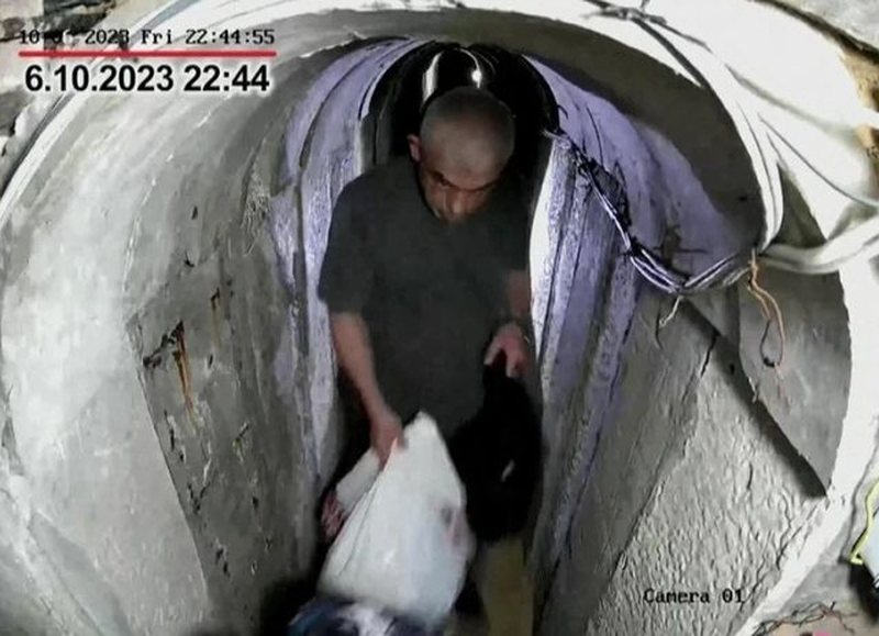 VIDEO/ Ushtria e Izraelit publikon pamjet, momenti kur lideri i Hamasit largohet pak para sulmit të 7 tetorit VIDEO/ Ushtria e Izraelit publikon pamjet, momenti kur lideri i Hamasit largohet pak para sulmit të 7 tetorit