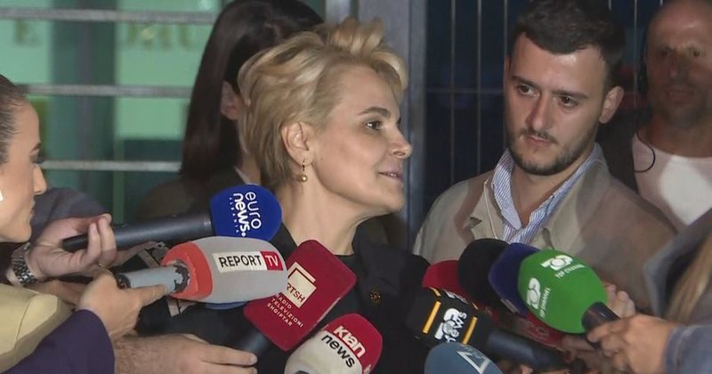 Edhe Monika në përroin e turbullt psiqik: Kemi gënjyer atëherë Ilir Metën unë e Edi Rama për të bërë Erjon Veliaj kryetar bashkie…që mu thaftë dora e goja bashkë Edhe Monika në përroin e turbullt psiqik: Kemi gënjyer atëherë Ilir Metën unë e Edi Rama për të bërë Erjon Veliaj kryetar bashkie…që mu thaftë dora e goja bashkë