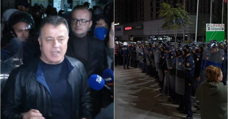 VIDEO/ Pasi hëngri e piu në mes të rrugës, protestuesi i opozitës i indinjuar: Rama na ka përçarë, kena shku për…! VIDEO/ Pasi hëngri e piu në mes të rrugës, protestuesi i opozitës i indinjuar: Rama na ka përçarë, kena shku për…!