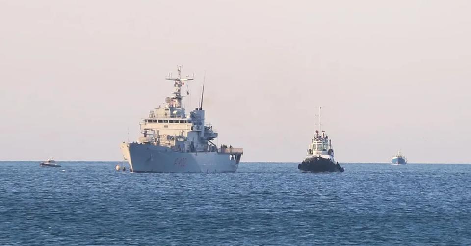 Qeveria italiane nuk tërhiqet pas nisjes “ters” të marrëveshjes! Javën e ardhshme rinis operacioni, emigrantët nga “vendet e sigurta” do të transportohen në Shqipëri Qeveria italiane nuk tërhiqet pas nisjes “ters” të marrëveshjes! Javën e ardhshme rinis operacioni, emigrantët nga “vendet e sigurta” do të transportohen në Shqipëri