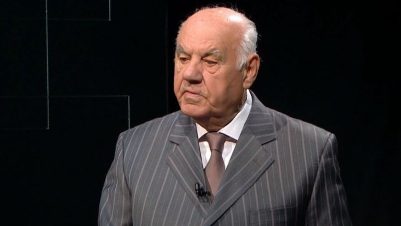 Nderimi i munguar për presidentin Moisiu, nderi i humbur i presidentit Begaj dhe krenaria e italianëve që këndojnë “Un partigiano come president” Nderimi i munguar për presidentin Moisiu, nderi i humbur i presidentit Begaj dhe krenaria e italianëve që këndojnë “Un partigiano come president”