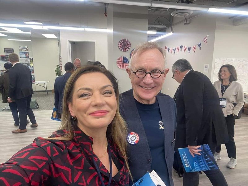 “Donald Trump mos ki frikë, se ke Mirin e Gërdecit dhe Albanën e Bijes në Amerikë…” “Donald Trump mos ki frikë, se ke Mirin e Gërdecit dhe Albanën e Bijes në Amerikë…”