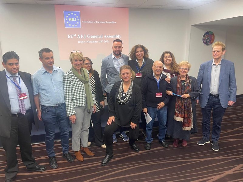 Arbër Hitaj, gazetari i parë shqiptar në krye të Shoqatës së Gazetarëve Europianë Arbër Hitaj, gazetari i parë shqiptar në krye të Shoqatës së Gazetarëve Europianë