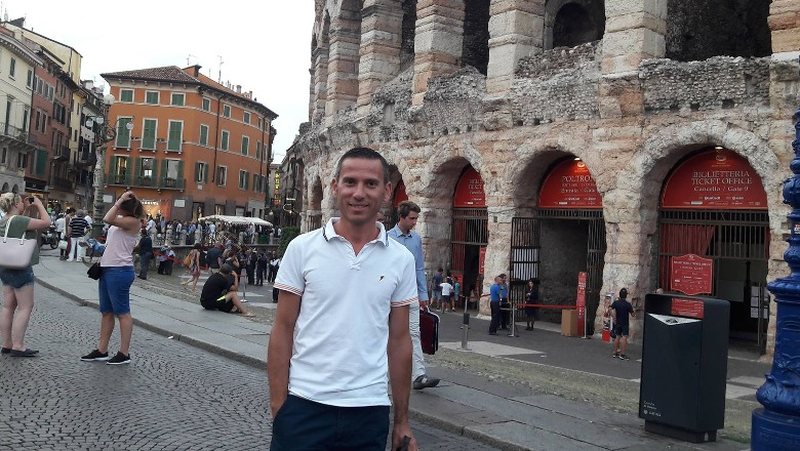 Si e futi në kurth financierin e televizionit “Syri” i Pekës …i familjes Berisha, agjenti i policisë? Si e futi në kurth financierin e televizionit “Syri” i Pekës …i familjes Berisha, agjenti i policisë?