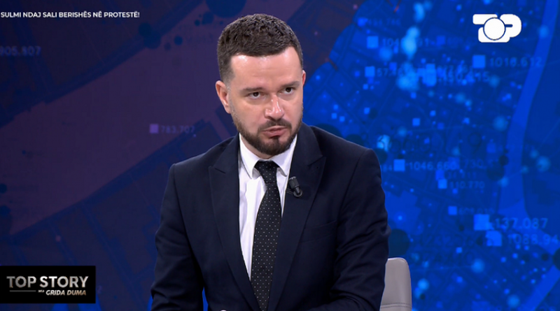 “Do të shihni në SPAK një gazetar të paguar me lekët e vjedhjes së Rinasit”, Jul Kasapi “shpërthen” ndaj Arian Currit: Prift i transformuar në gazetar, fatkeqësi që të jepet zë ty “Do të shihni në SPAK një gazetar të paguar me lekët e vjedhjes së Rinasit”, Jul Kasapi “shpërthen” ndaj Arian Currit: Prift i transformuar në gazetar, fatkeqësi që të jepet zë ty