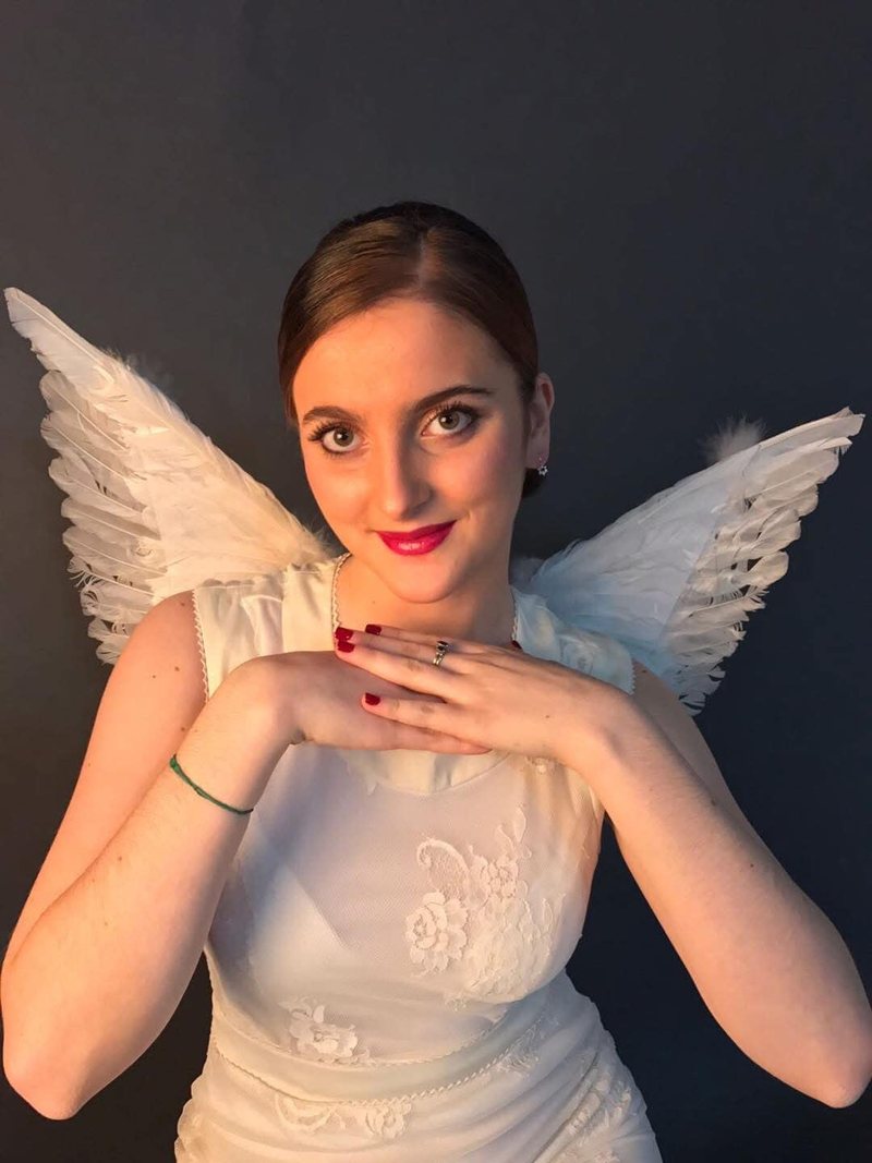 Një vit nga vdekja e Evës, Vangjel Tavo kujton ditën e kobshme: Si sot, ti vajza ime shkove të flije me engjëjt Një vit nga vdekja e Evës, Vangjel Tavo kujton ditën e kobshme: Si sot, ti vajza ime shkove të flije me engjëjt