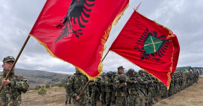 Gati 2 mijë e 100 rezervistë, Shqipëria i mban sytë te ushtria pavarësisht fitores së Trump Gati 2 mijë e 100 rezervistë, Shqipëria i mban sytë te ushtria pavarësisht fitores së Trump