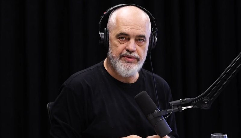 VIDEO/ Rama thirrje emigrantëve të kthehen në Shqipëri: Peshoni se çfarë ju ngelet në fund. Mos rrini andej e paguani qira e taksa shumë më tepër VIDEO/ Rama thirrje emigrantëve të kthehen në Shqipëri: Peshoni se çfarë ju ngelet në fund. Mos rrini andej e paguani qira e taksa shumë më tepër